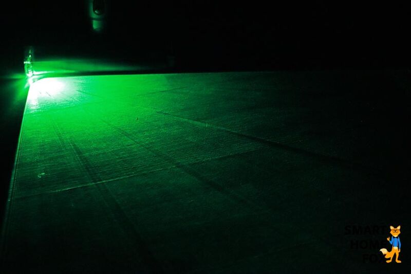 Лазер Flaffy в темноте после пылесошения